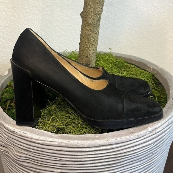 Gucci Shoes - Gucci Square Toe Suede Leather Pumps